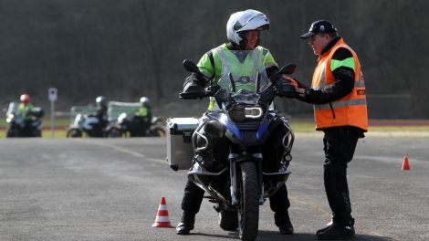 Fahrtraining Motorrad, Symbolfoto, Foto: www.imago-images.de, Gerd Hermann